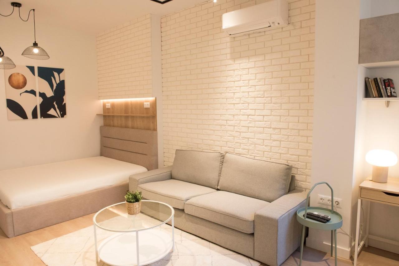 Top Center Designer Studio Apartment Sofia Esterno foto