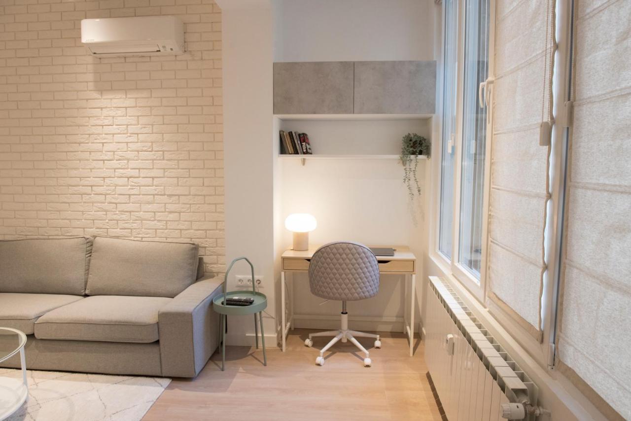Top Center Designer Studio Apartment Sofia Esterno foto